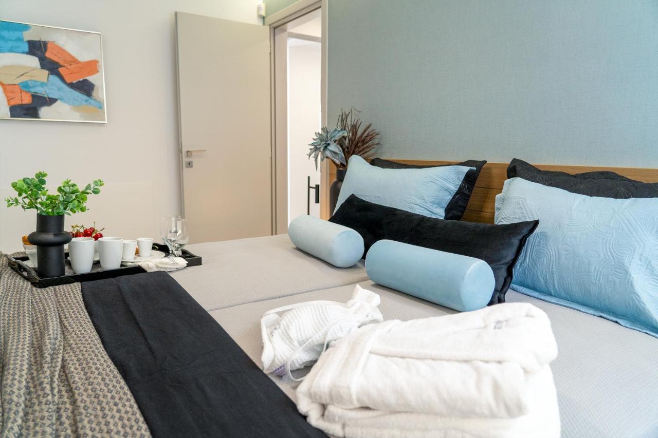 The Lop Athens Holidays Luxury Suites Exterior foto
