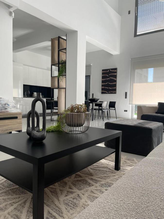 The Lop Athens Holidays Luxury Suites Exterior foto