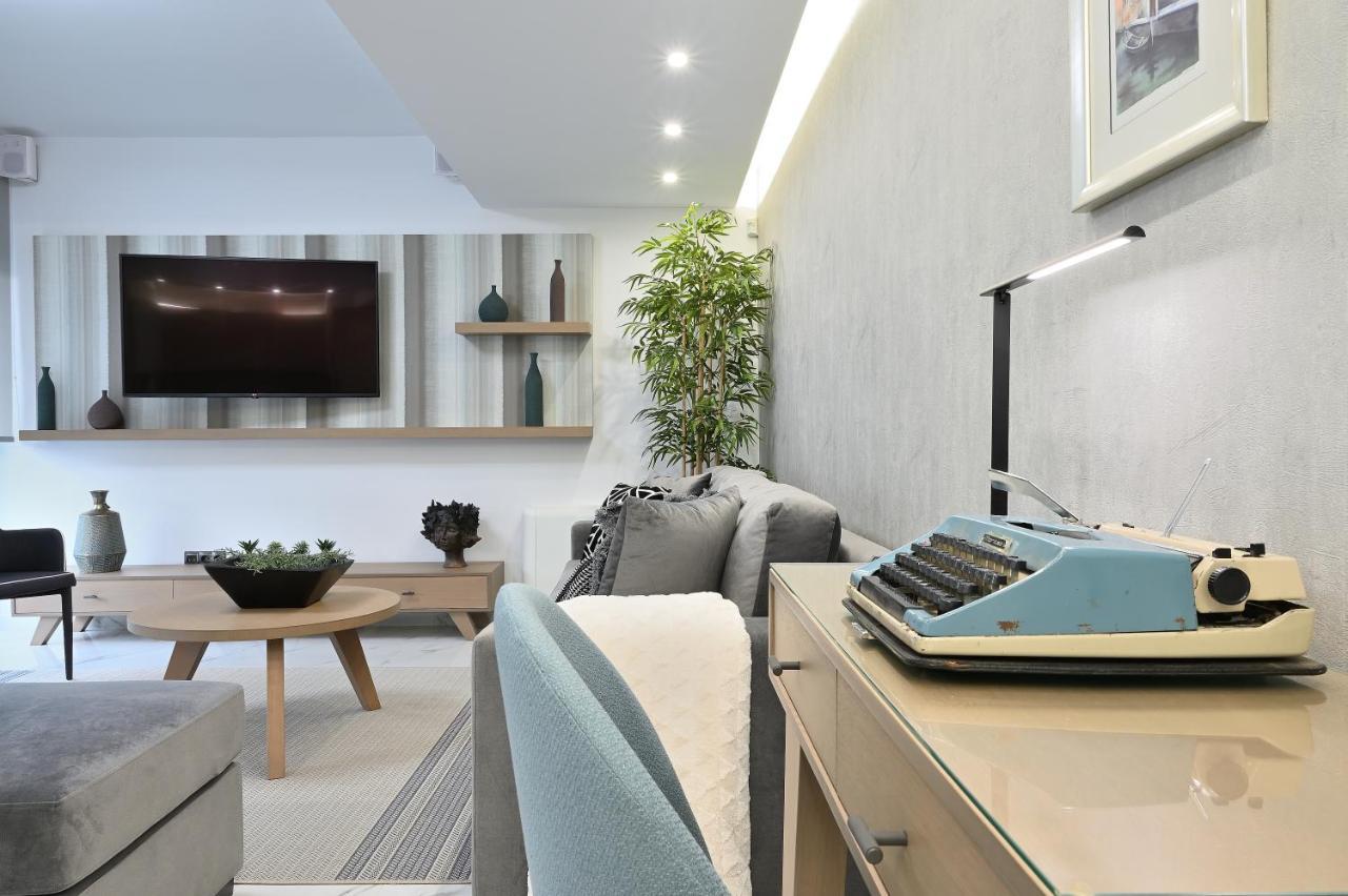 The Lop Athens Holidays Luxury Suites Exterior foto